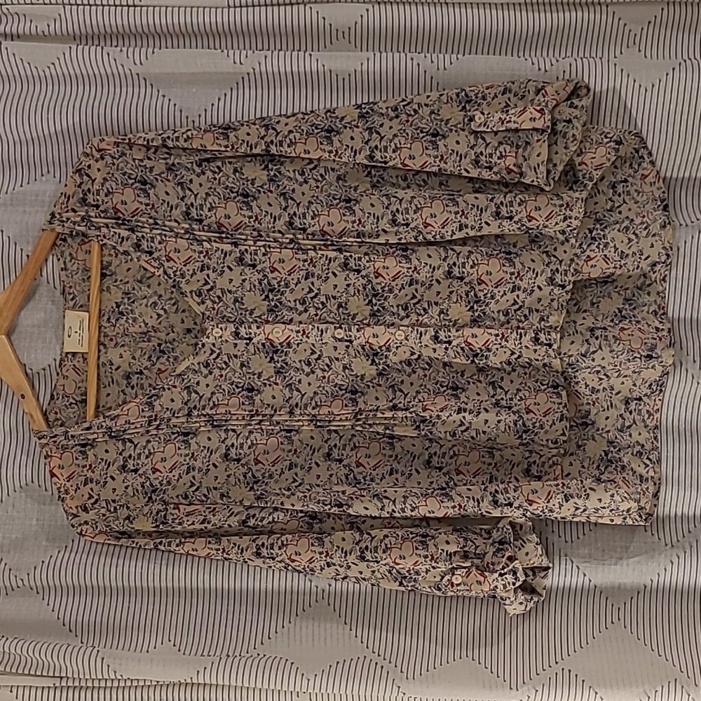 Pins & Needles, loose-fitting modern floral print button-down blouse, S